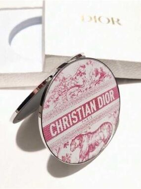 NEW & Sealed - Dior Parfums GWP Pink and White Tiger double sided compact mirror